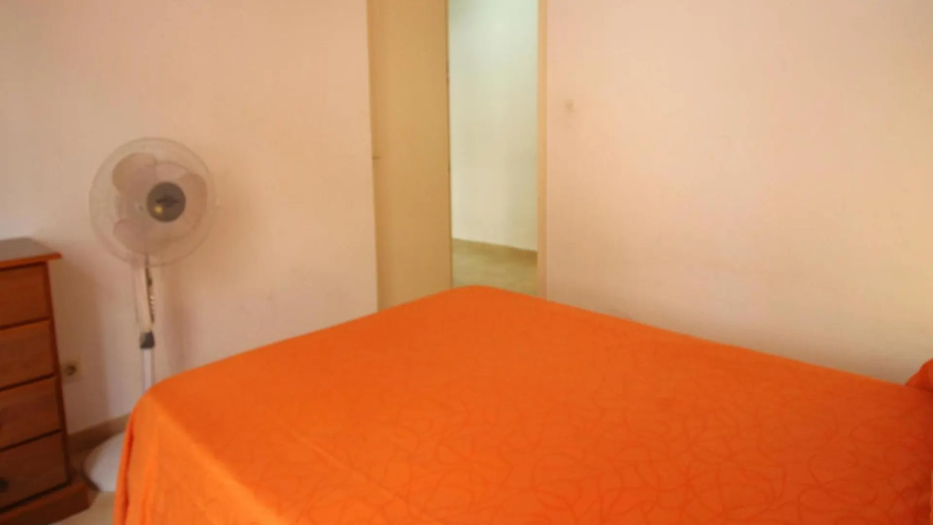 Apartamento Renovado, Centrico Y Luminoso A 100M De La Playa Del Puerto, Llanca - Es-228-37 0*,