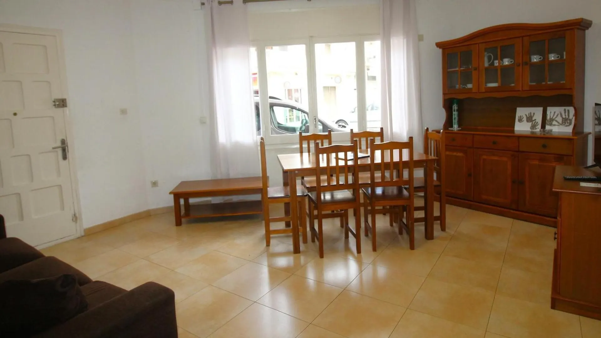 Apartamento Renovado, Centrico Y Luminoso A 100M De La Playa Del Puerto, Llanca - Es-228-37