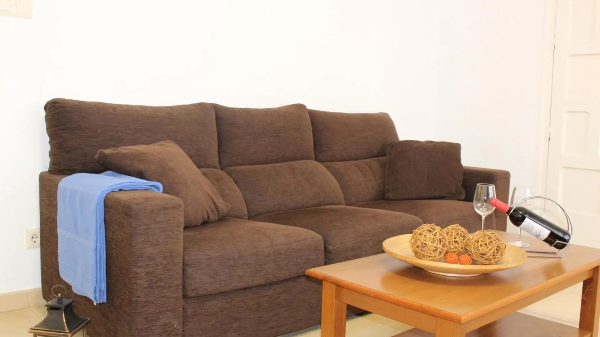 Apartamento Renovado, Centrico Y Luminoso A 100M De La Playa Del Puerto, Llanca - Es-228-37